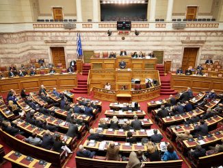 Ελλάδα: Ψηφίστηκε το νομοσχέδιο του υπουργείου Υγείας για τον εμβολιασμό!